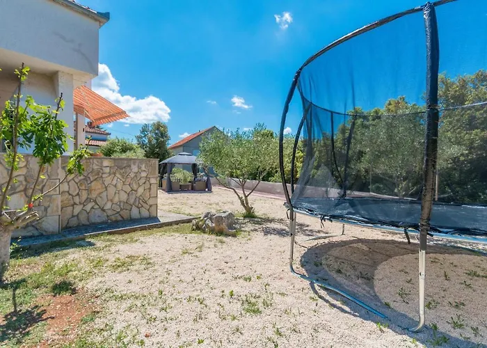 Prázdninový dům 4 Bedroom Amazing In Sukošan