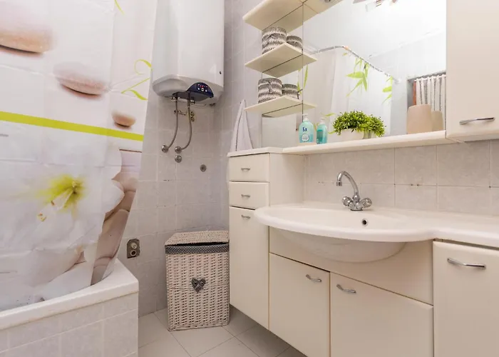 Prázdninový dům 4 Bedroom Amazing In Sukošan