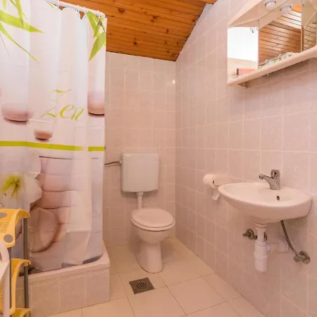 4 Bedroom Stunning In * Sukosan