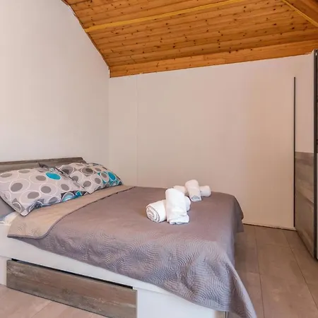 Holiday home 4 Bedroom Stunning In *