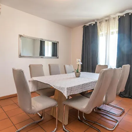 Ferienhaus 4 Bedroom Amazing In *